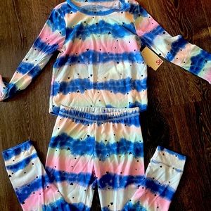 Girls So Top and Bottom pj set